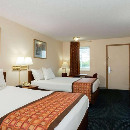Days Inn By Wyndham Indianapolis East Post Road Exterior foto