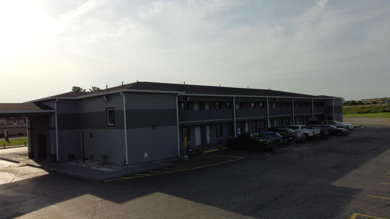 Days Inn By Wyndham Indianapolis East Post Road Exterior foto